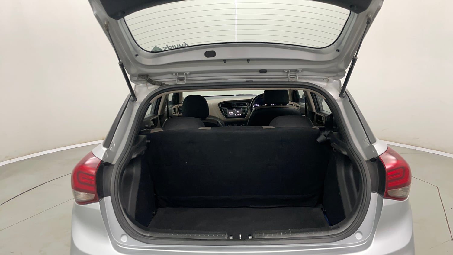 Used 2020 Hyundai Elite i20 Sportz Plus 1.2 Petrol Manual interior DICKY INSIDE VIEW