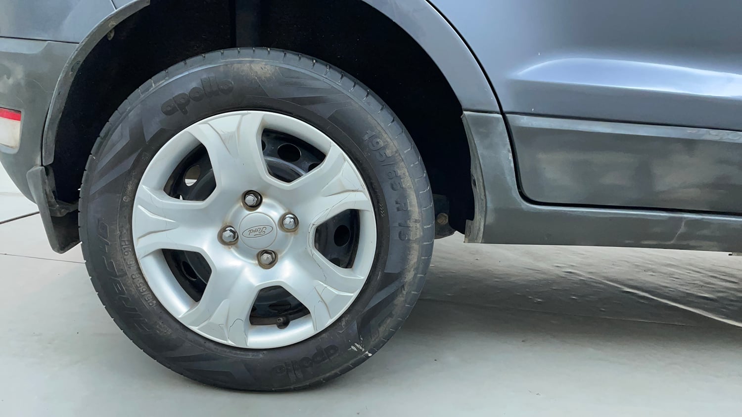 Used 2016 Ford EcoSport Trend 1.5L TDCi Diesel Manual tyres RIGHT REAR TYRE RIM VIEW