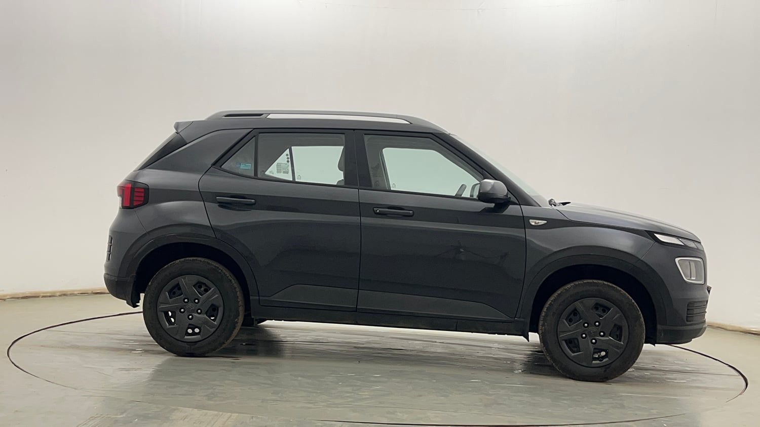Used 2025 Hyundai Venue S 1.2 Petrol Petrol Manual exterior RIGHT SIDE VIEW