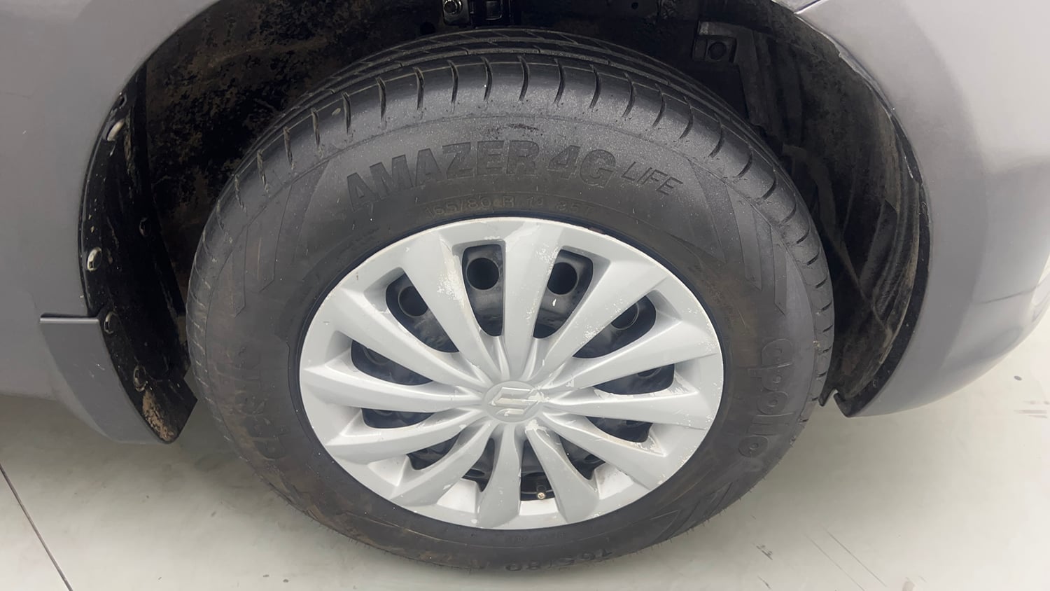 Used 2015 Maruti Suzuki Swift VXi Petrol Manual tyres RIGHT FRONT TYRE RIM VIEW