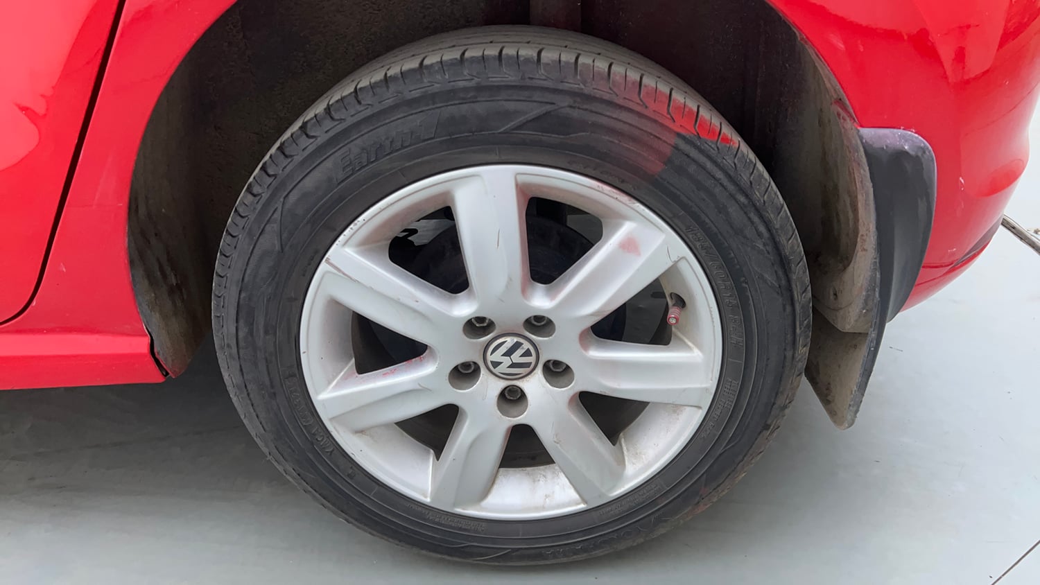 Used 2019 Volkswagen Polo Comfortline 1.0L (P) Petrol Manual tyres LEFT REAR TYRE RIM VIEW
