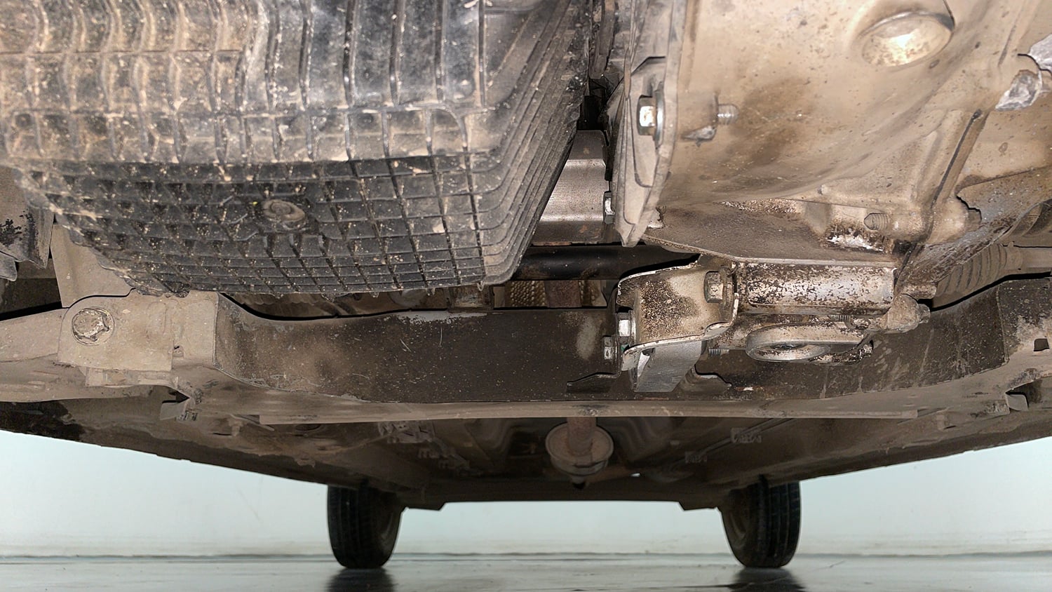 Used 2022 Datsun Redi-GO T(O) 1.0 Petrol Manual extra FRONT LEFT UNDERBODY VIEW