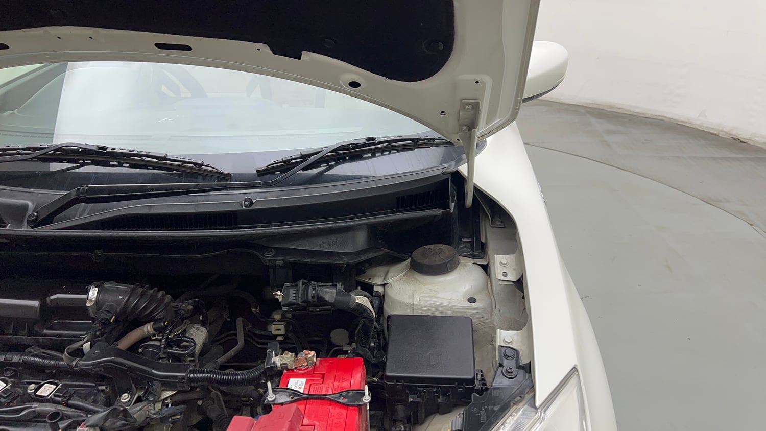 Used 2018 Maruti Suzuki Dzire VXi Petrol Manual engine ENGINE LEFT SIDE HINGE & APRON VIEW