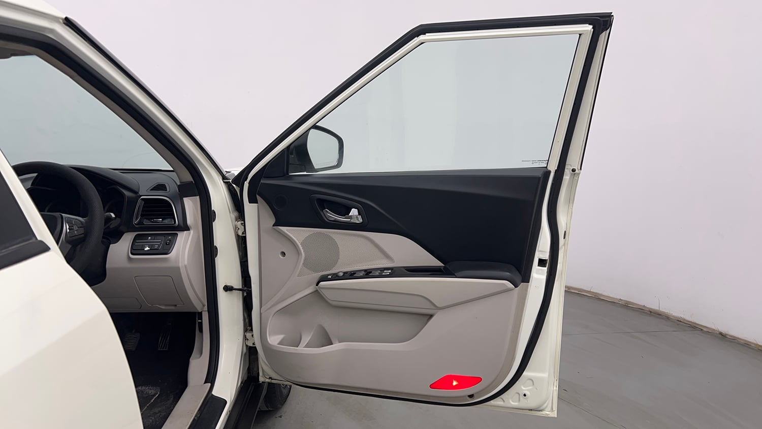 Used 2019 Mahindra XUV 300 1.5 W8 (O) Diesel Manual interior RIGHT FRONT DOOR OPEN VIEW