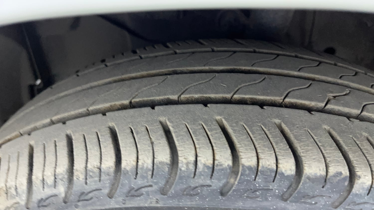 Used 2023 Honda Amaze VX 1.2 Petrol CVT Petrol Automatic tyres LEFT FRONT TYRE TREAD VIEW