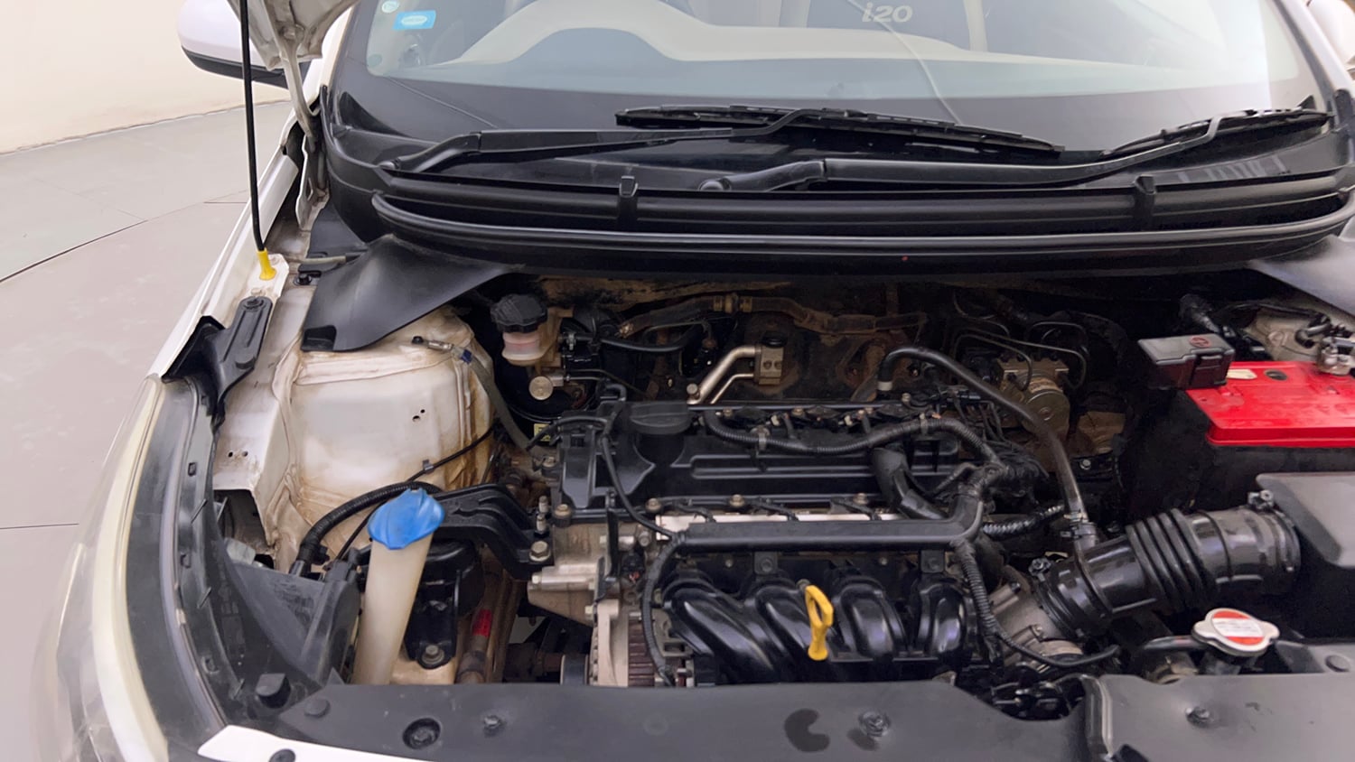 Used 2019 Hyundai Elite i20 Magna Plus 1.2 Petrol Manual engine ENGINE RIGHT SIDE HINGE & APRON VIEW