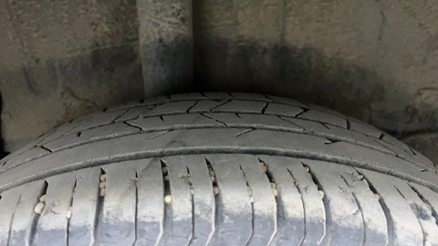 Used 2022 Hyundai i20 N Line N8 1.0 Turbo DCT Petrol Automatic tyres RIGHT REAR TYRE TREAD VIEW