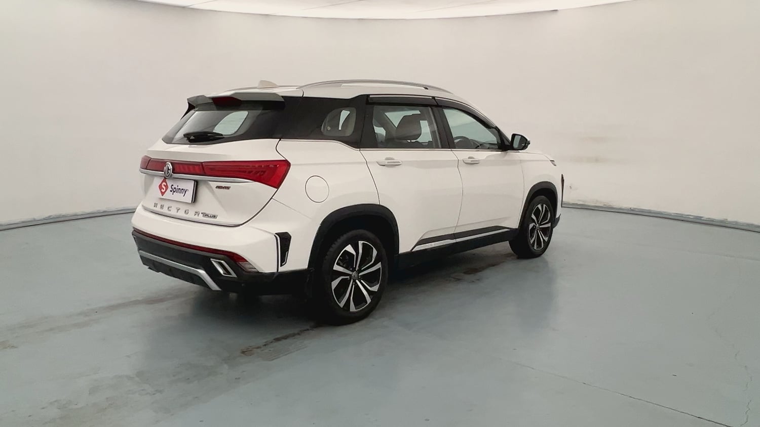 Used 2023 MG Motors Hector Plus Savvy Pro 1.5 Turbo Petrol CVT 7 STR Petrol Automatic exterior RIGHT REAR CORNER VIEW