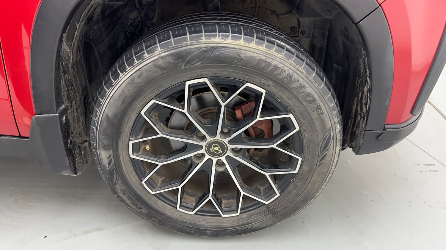 Used 2020 maruti-suzuki Vitara Brezza VXi Petrol Manual tyres RIGHT FRONT TYRE RIM VIEW