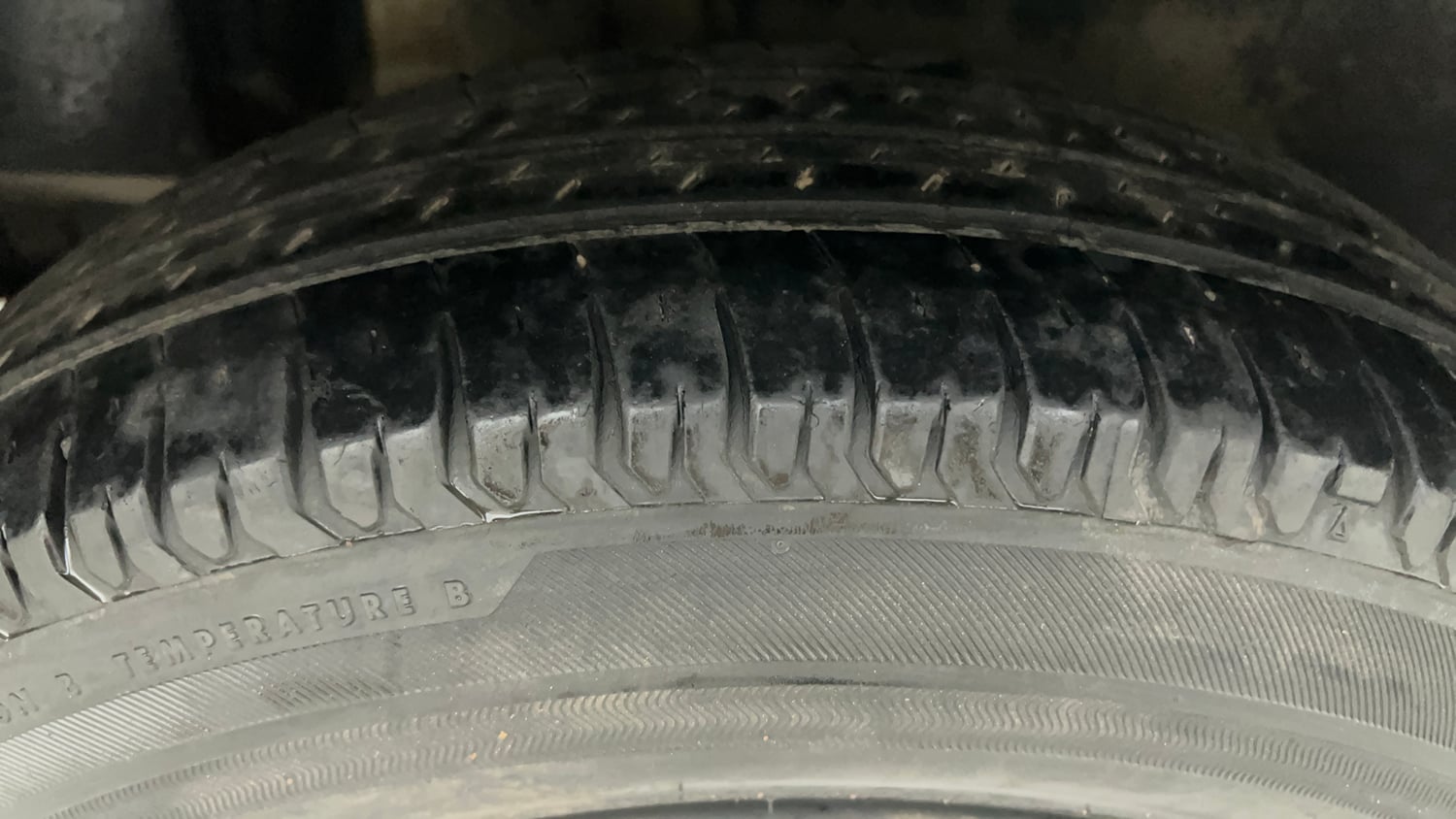 Used 2019 Maruti Suzuki Dzire VXi Petrol Manual tyres RIGHT REAR TYRE TREAD VIEW
