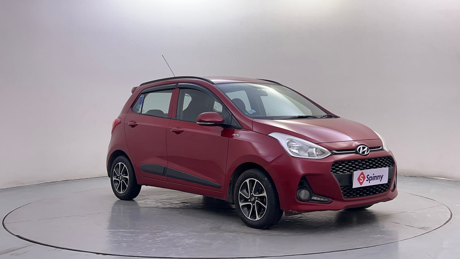 Used 2018 Hyundai Grand i10 Sportz AT 1.2 Kappa VTVT Petrol Automatic exterior RIGHT FRONT CORNER VIEW