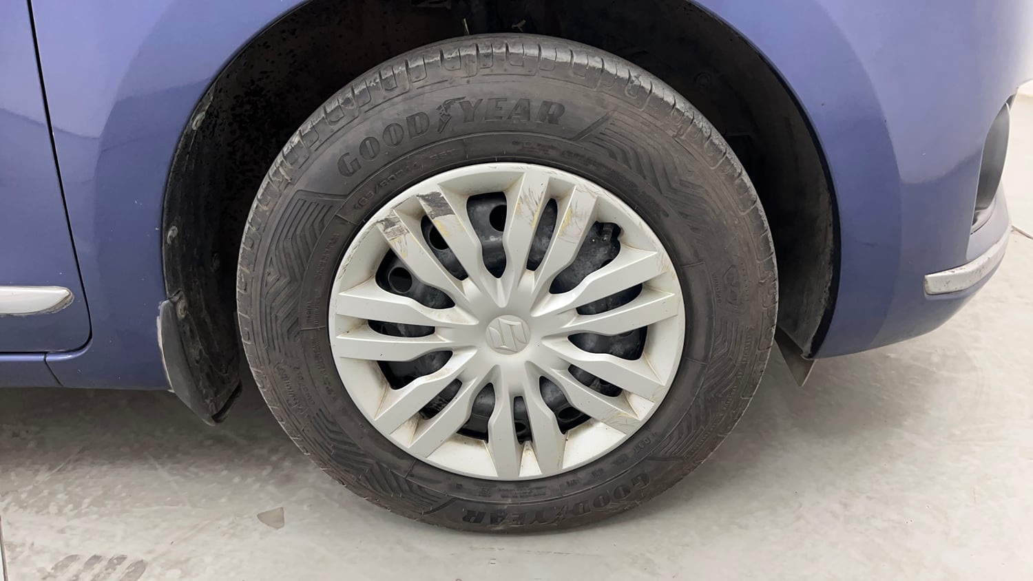 Used 2018 Maruti Suzuki Dzire VXi Petrol Manual tyres RIGHT FRONT TYRE RIM VIEW