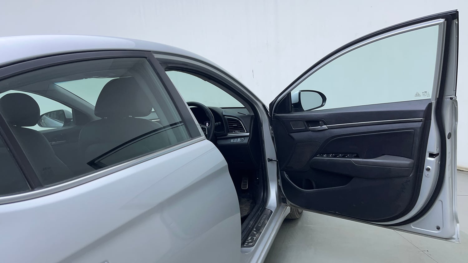 Used 2017 Hyundai Elantra 2.0 SX (O) AT Petrol Automatic interior RIGHT FRONT DOOR OPEN VIEW