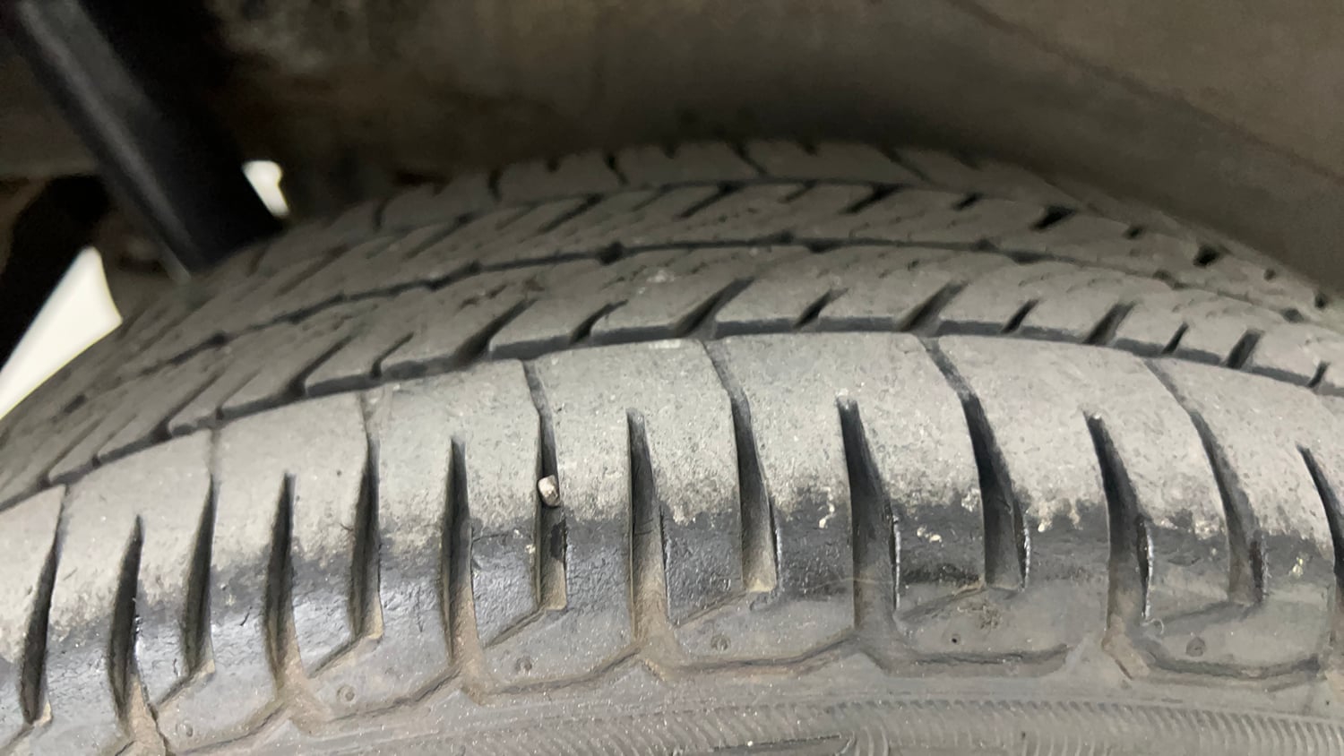 Used 2016 Maruti Suzuki Wagon R 1.0 VXI AMT Petrol Automatic tyres RIGHT REAR TYRE TREAD VIEW
