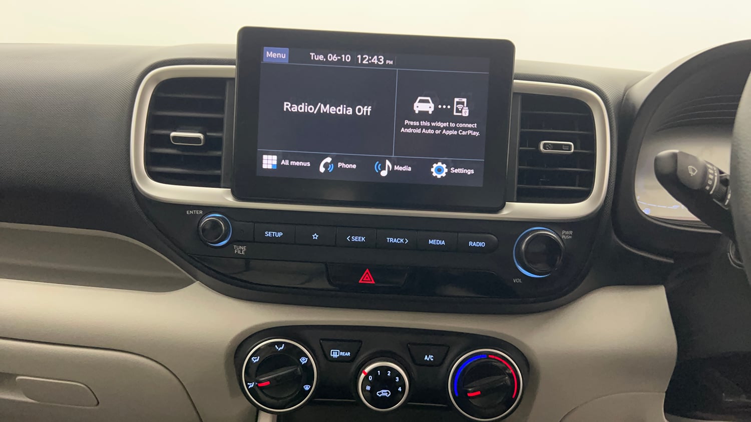 Used 2025 Hyundai Venue S 1.2 Petrol Petrol Manual top_features Integrated (in-dash) music system