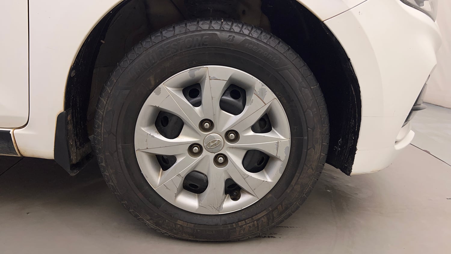 Used 2019 Hyundai Elite i20 Magna Plus 1.2 Petrol Manual tyres RIGHT FRONT TYRE RIM VIEW