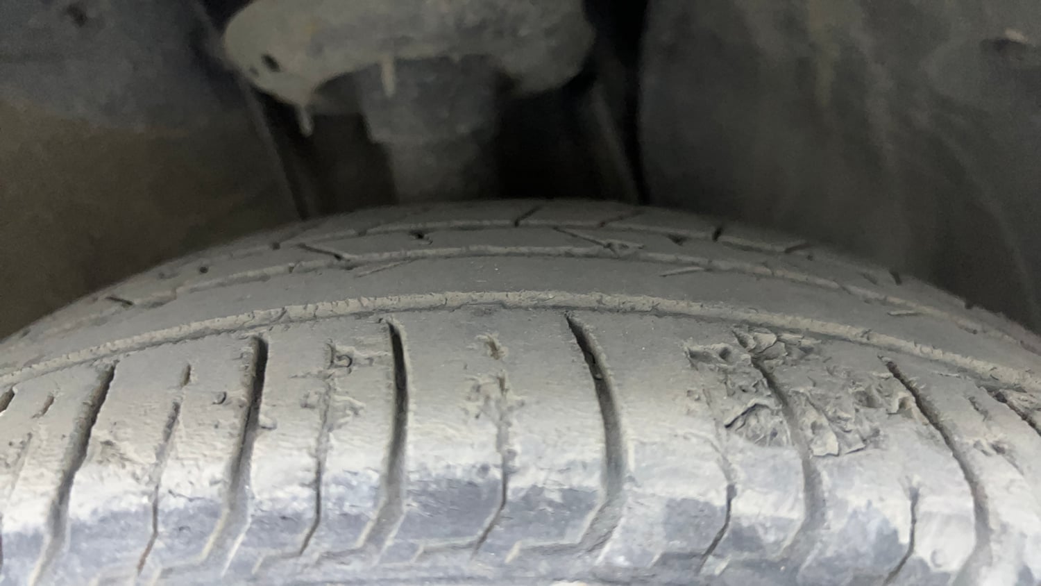 Used 2022 Hyundai i20 N Line N8 1.0 Turbo DCT Petrol Automatic tyres RIGHT FRONT TYRE TREAD VIEW