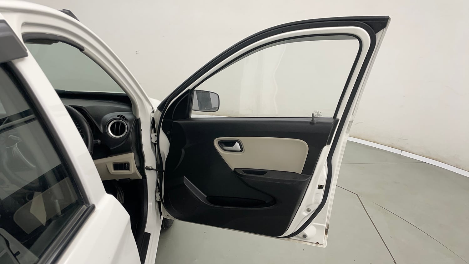 Used 2019 Maruti Suzuki Alto 800 LXi Petrol Manual interior RIGHT FRONT DOOR OPEN VIEW