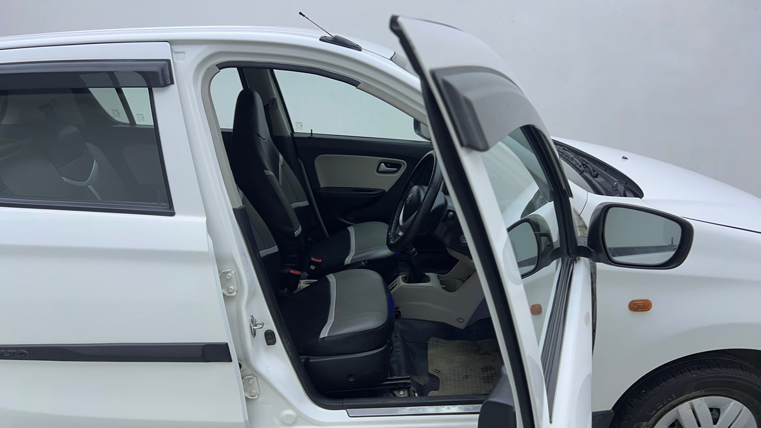 Used 2023 Maruti Suzuki Alto 800 VXi Petrol Manual interior RIGHT SIDE FRONT DOOR CABIN VIEW