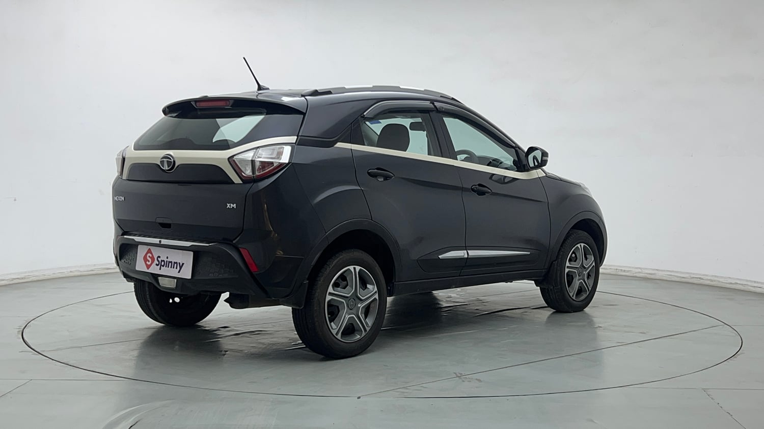 Used 2018 Tata Nexon XM Petrol Manual exterior RIGHT REAR CORNER VIEW
