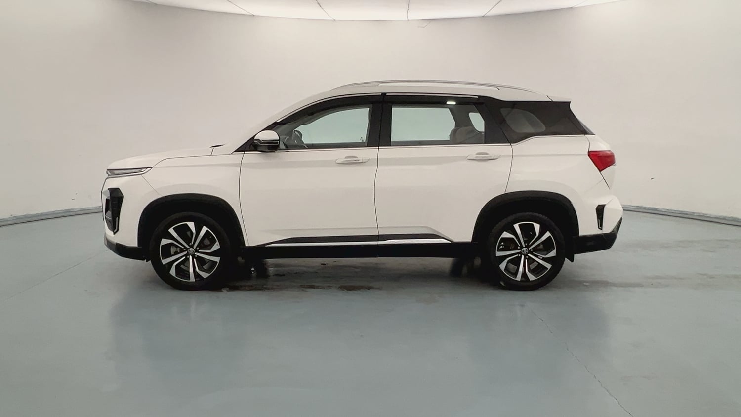 Used 2023 MG Motors Hector Plus Savvy Pro 1.5 Turbo Petrol CVT 7 STR Petrol Automatic exterior LEFT SIDE VIEW