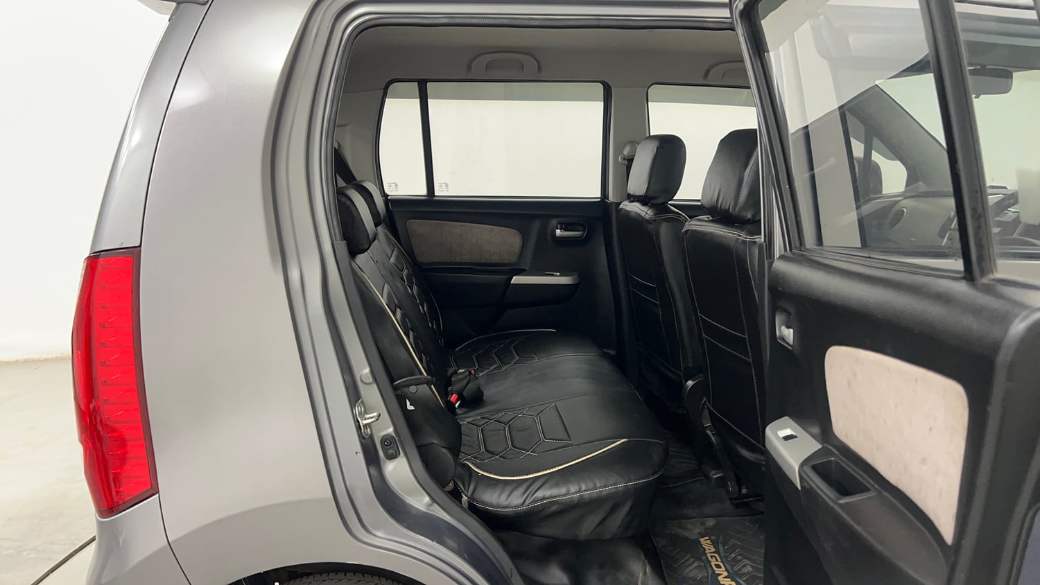 Used 2016 Maruti Suzuki Wagon R 1.0 VXI AMT Petrol Automatic interior RIGHT SIDE REAR DOOR CABIN VIEW