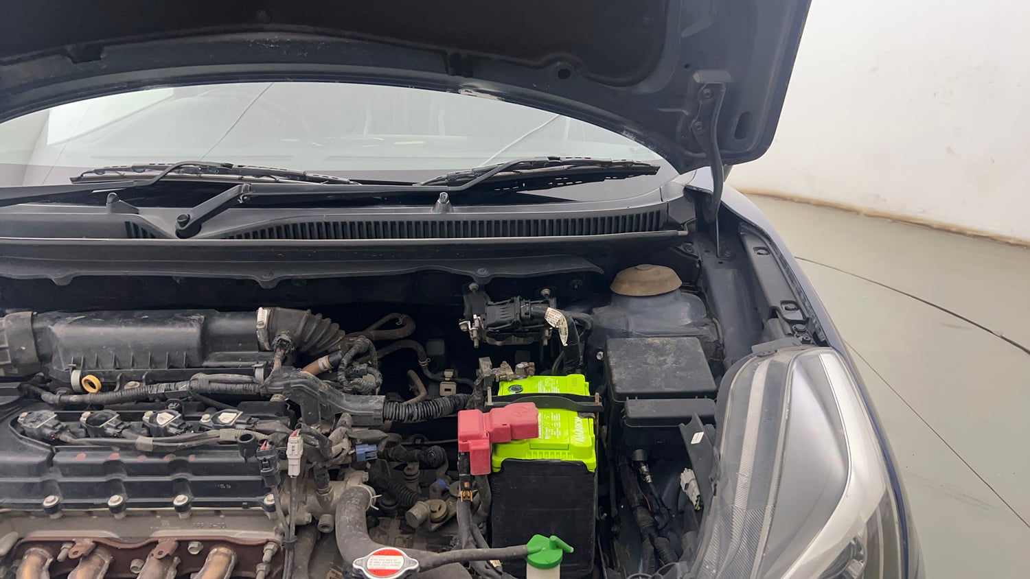 Used 2019 Maruti Suzuki Baleno Delta Petrol Manual engine ENGINE LEFT SIDE HINGE & APRON VIEW