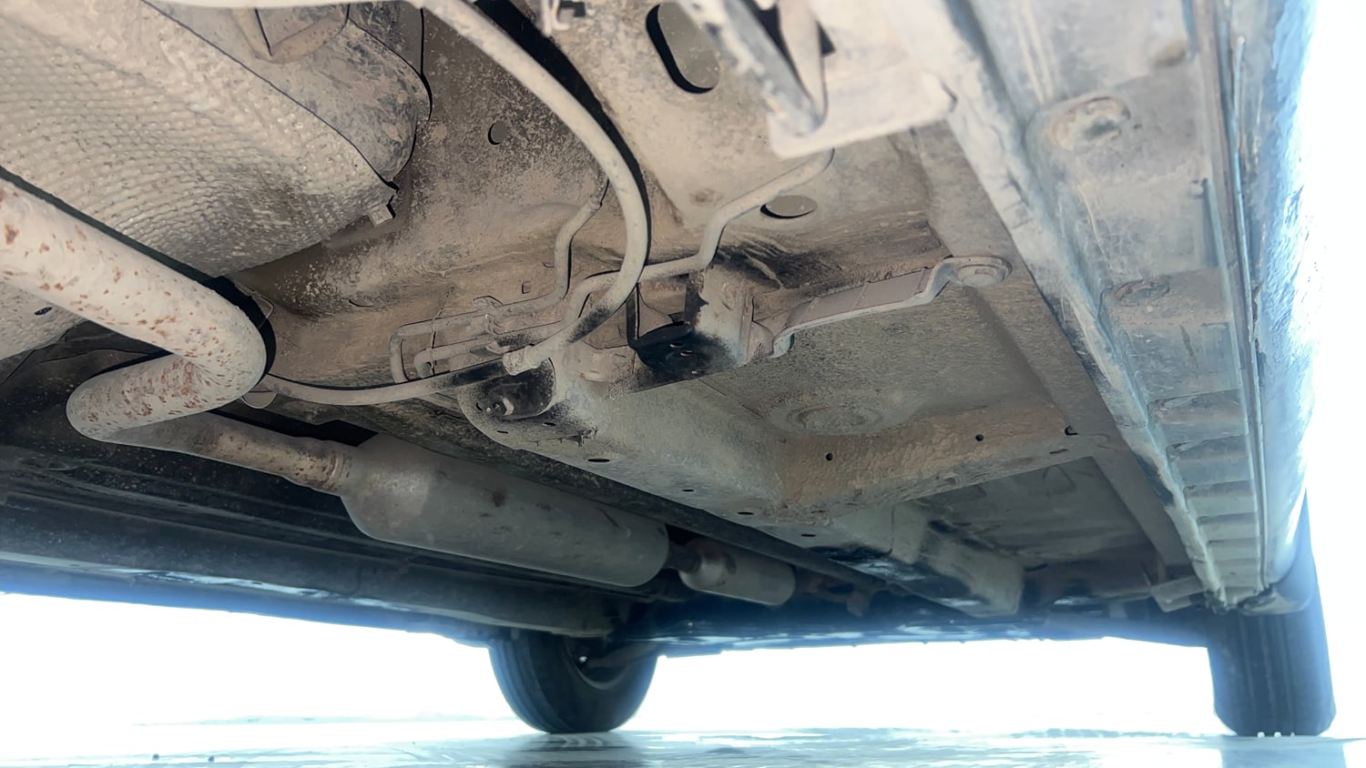 Used 2015 Maruti Suzuki Swift VXi Petrol Manual extra REAR RIGHT UNDERBODY VIEW