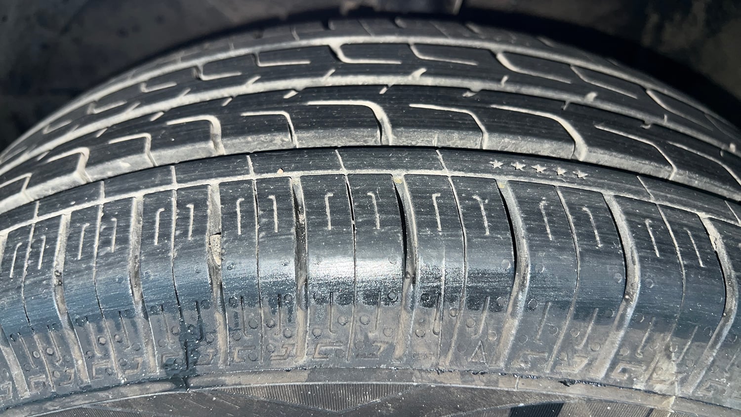 Used 2018 Maruti Suzuki Baleno Delta 1.2 AT Petrol Automatic tyres LEFT FRONT TYRE TREAD VIEW