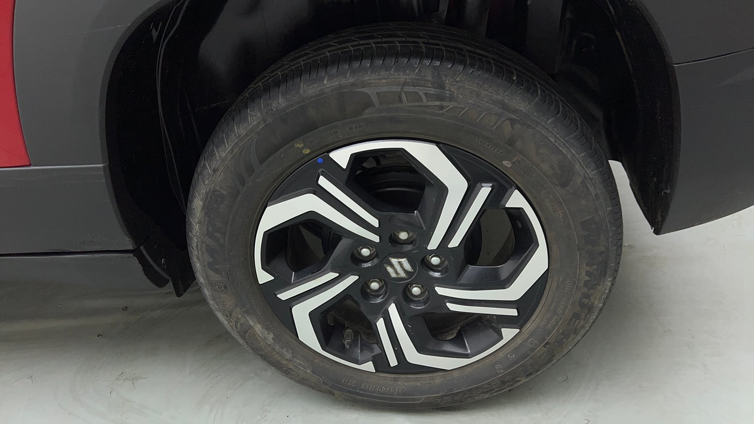 Used 2024 Maruti Suzuki Brezza Zxi Plus Dual Tone Petrol Manual tyres LEFT REAR TYRE RIM VIEW
