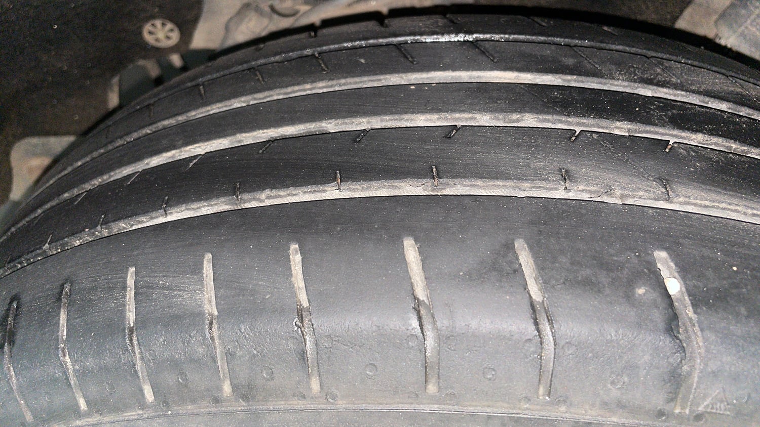 Used 2016 Ford EcoSport Trend 1.5L TDCi Diesel Manual tyres LEFT REAR TYRE TREAD VIEW