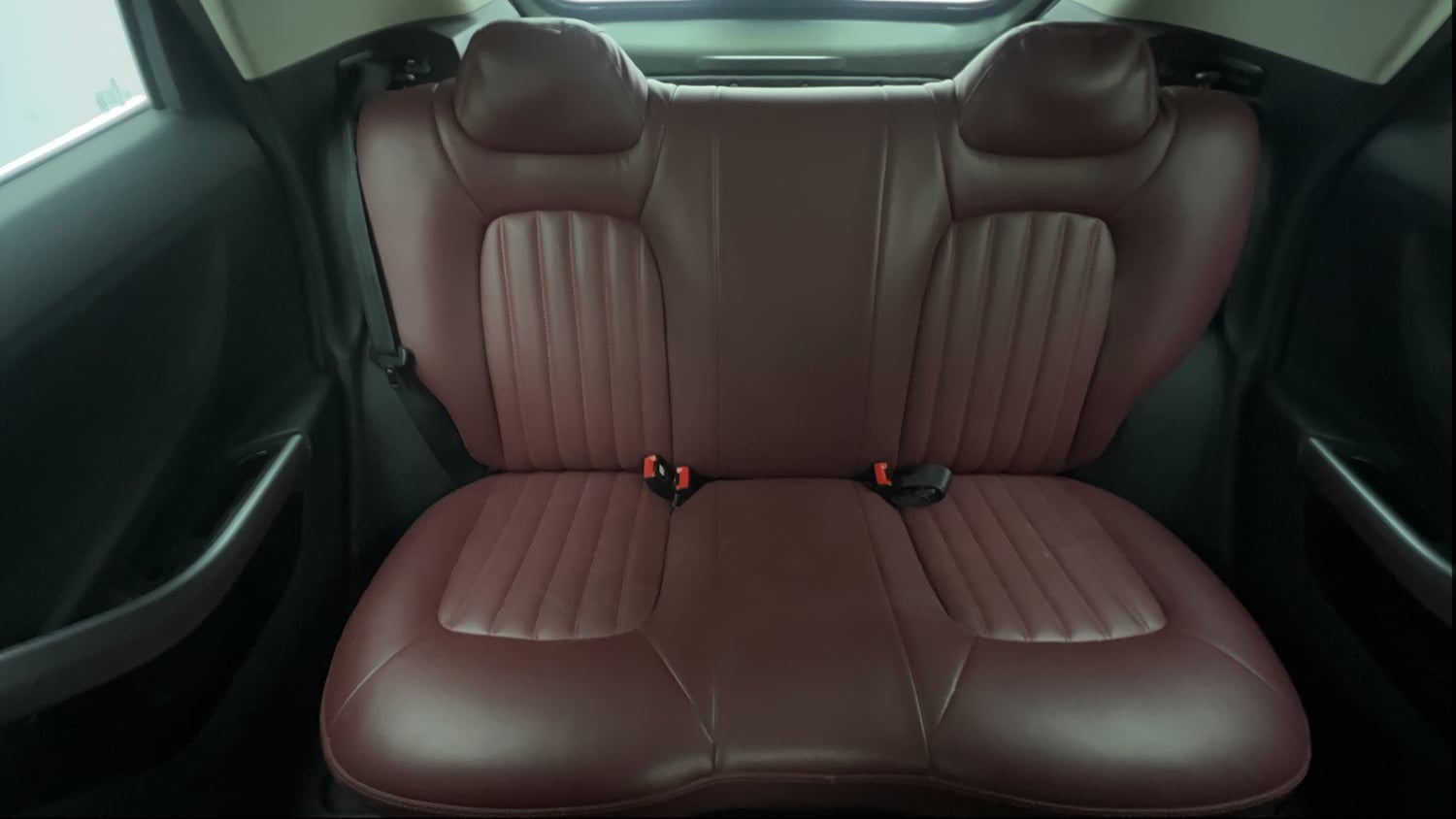 Used 2022 Tata Nexon XM (S) Petrol Manual interior REAR SEAT CONDITION VIEW