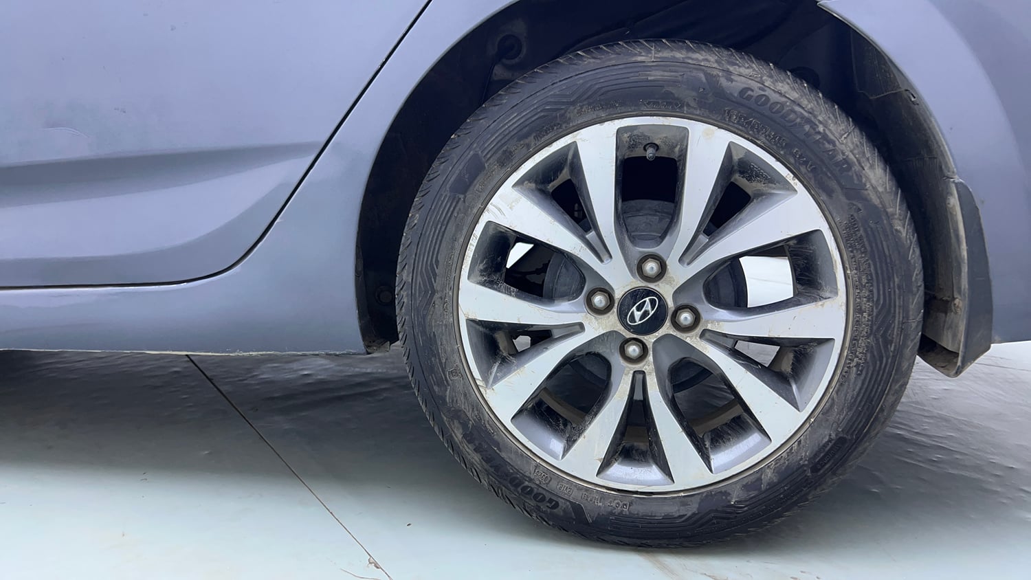 Used 2016 Hyundai Verna 1.6 VTVT SX AT Petrol Automatic tyres LEFT REAR TYRE RIM VIEW