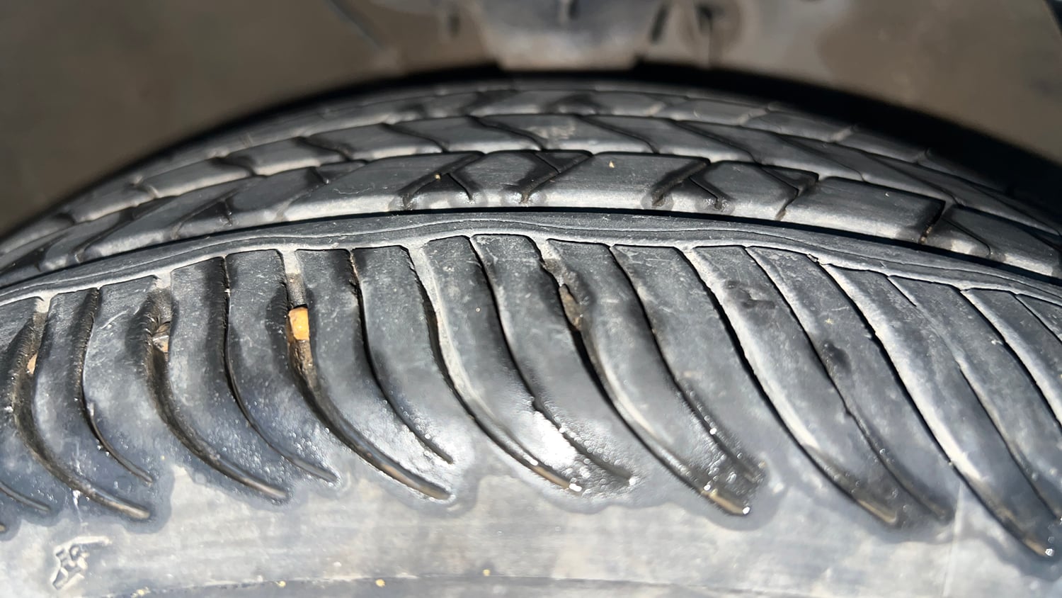 Used 2016 Hyundai Verna 1.6 VTVT SX AT Petrol Automatic tyres RIGHT FRONT TYRE TREAD VIEW