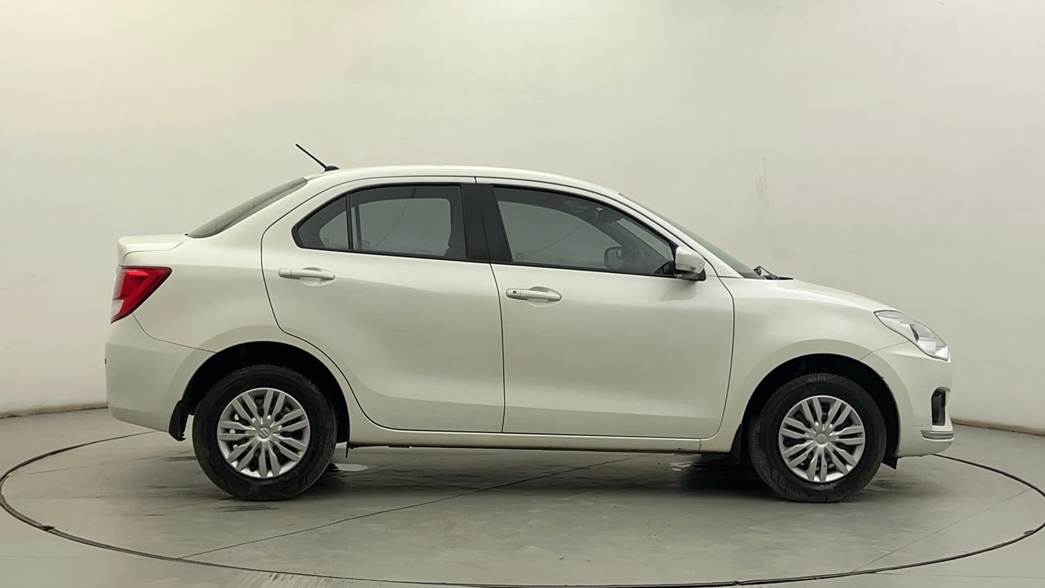 Used 2019 Maruti Suzuki Dzire VXi Petrol Manual exterior RIGHT SIDE VIEW