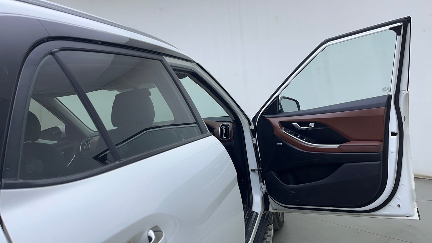 Used 2022 Hyundai Alcazar Platinum (O) 7 Seater 1.5 Diesel AT Diesel Automatic interior RIGHT FRONT DOOR OPEN VIEW