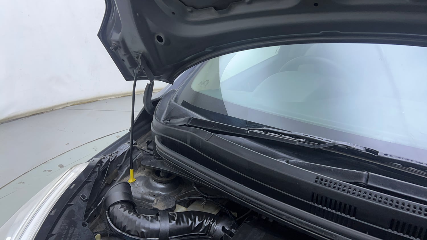 Used 2017 Hyundai Grand i10 Magna 1.2 Kappa VTVT Petrol Manual engine ENGINE RIGHT SIDE HINGE & APRON VIEW
