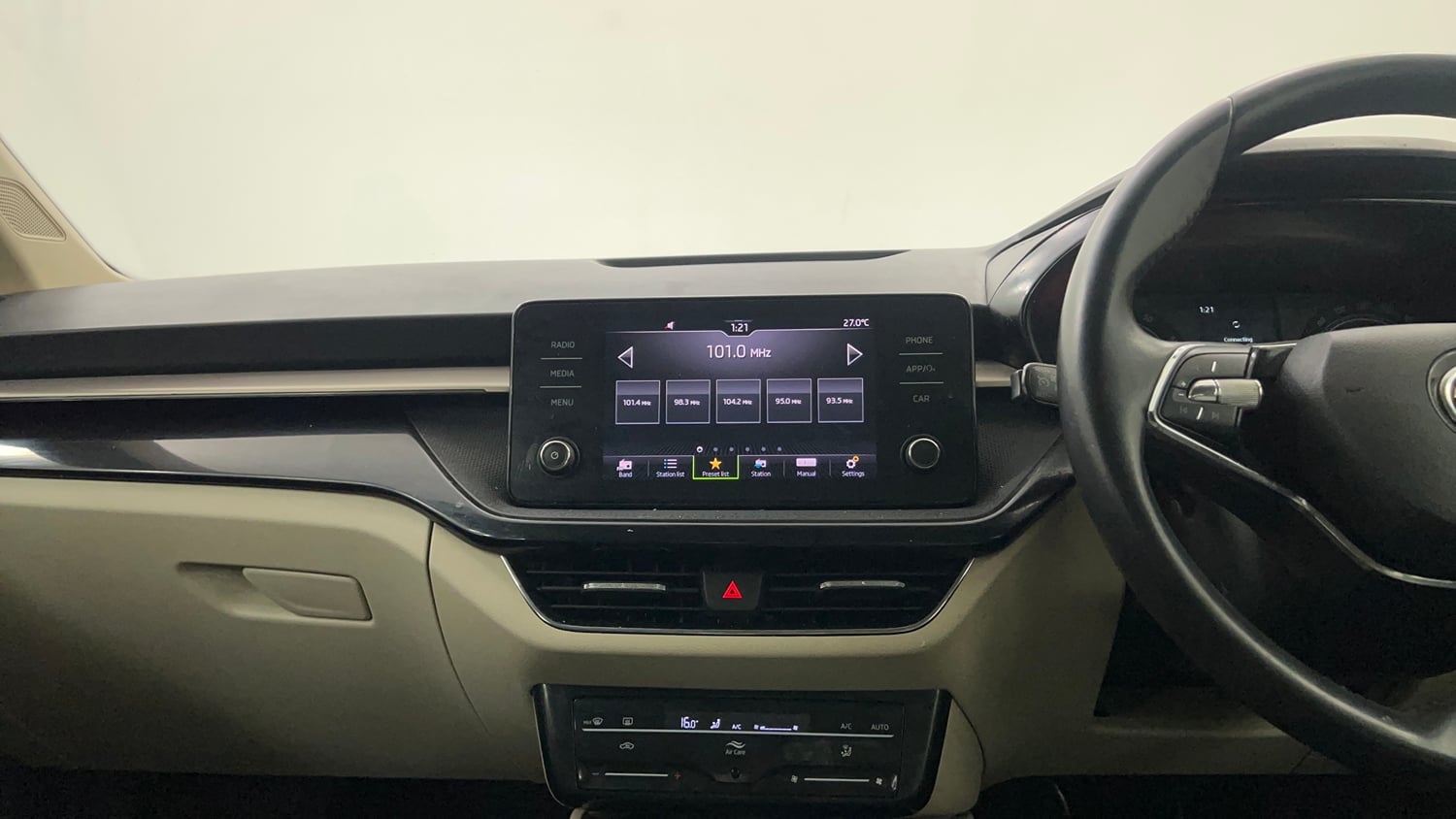 Used 2023 Skoda Slavia Ambition 1.5L TSI MT Petrol Manual interior MUSIC SYSTEM & AC CONTROL VIEW