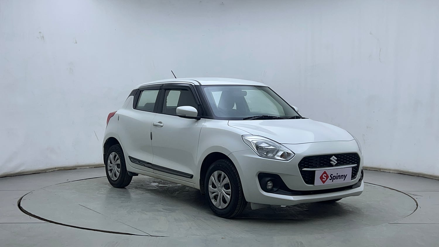 Used 2023 Maruti Suzuki Swift VXi Petrol Manual exterior RIGHT FRONT CORNER VIEW
