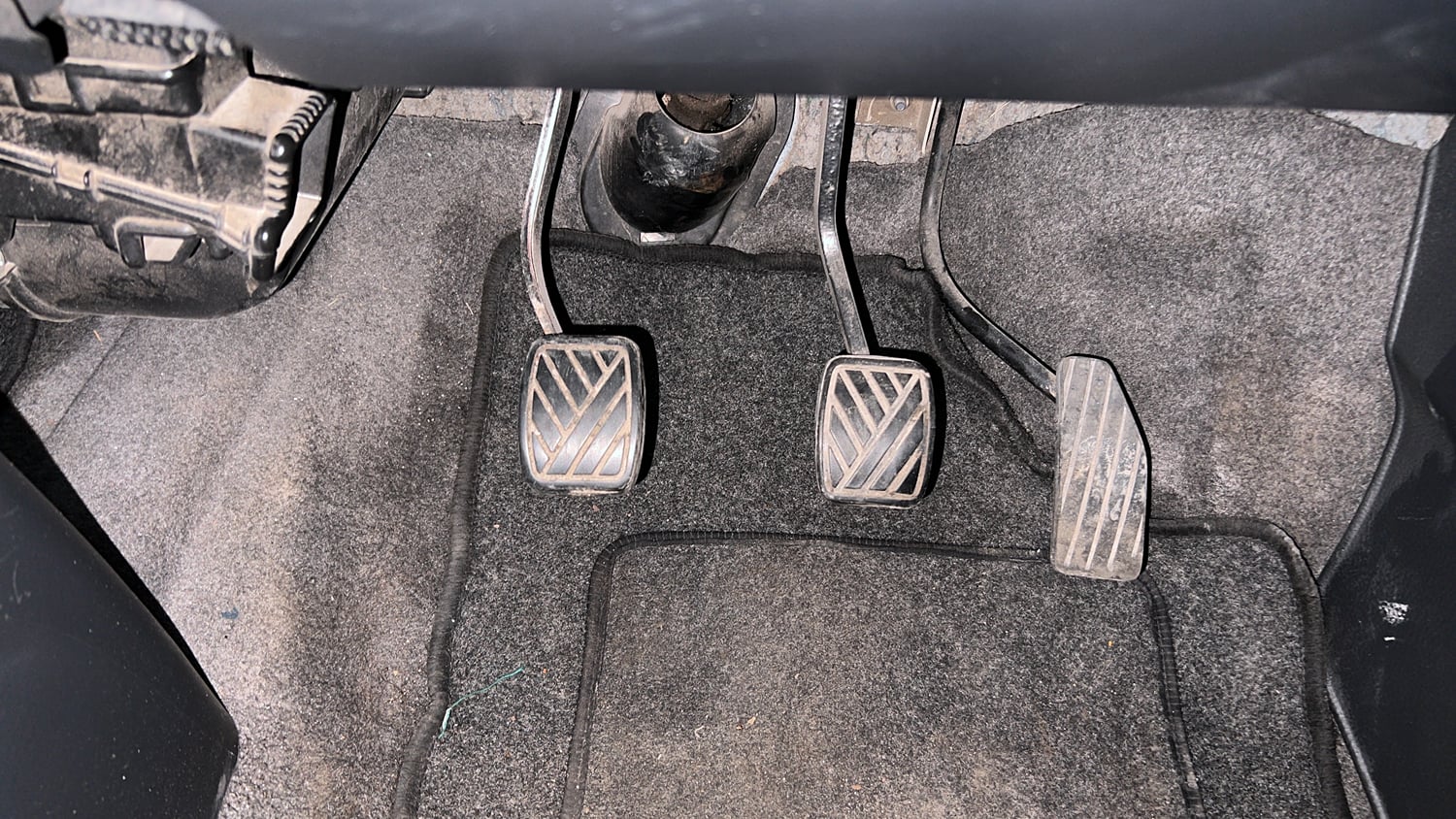 Used 2012 Maruti Suzuki Wagon R LXi Petrol Manual interior PEDALS VIEW