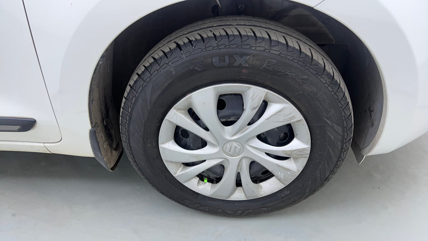 Used 2023 Maruti Suzuki Swift VXi Petrol Manual tyres RIGHT FRONT TYRE RIM VIEW