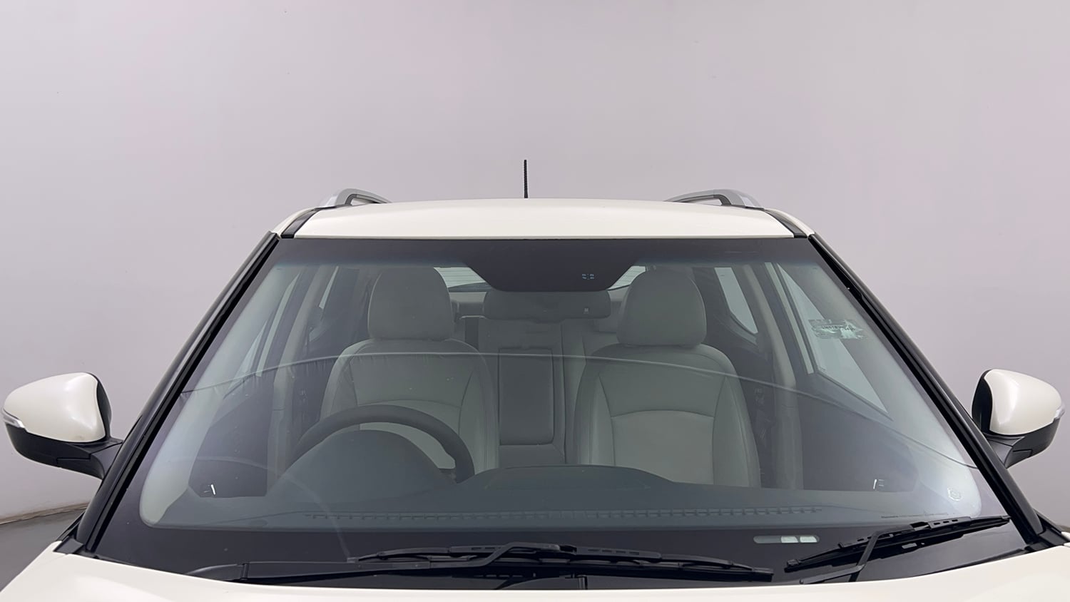 Used 2019 Mahindra XUV 300 1.5 W8 (O) Diesel Manual exterior FRONT WINDSHIELD VIEW