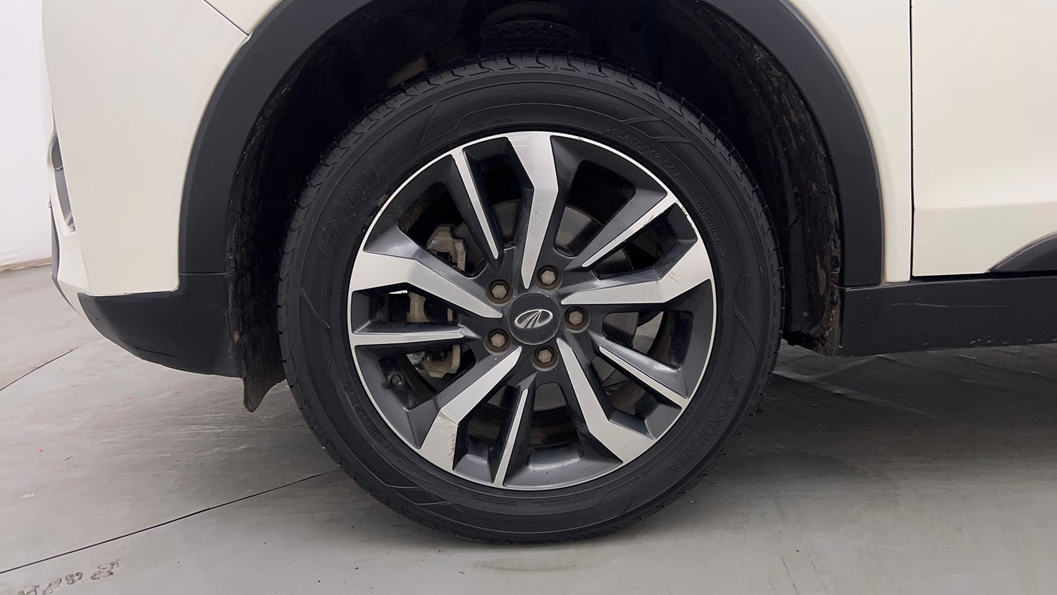 Used 2019 Mahindra XUV 300 1.5 W8 (O) Diesel Manual tyres LEFT FRONT TYRE RIM VIEW