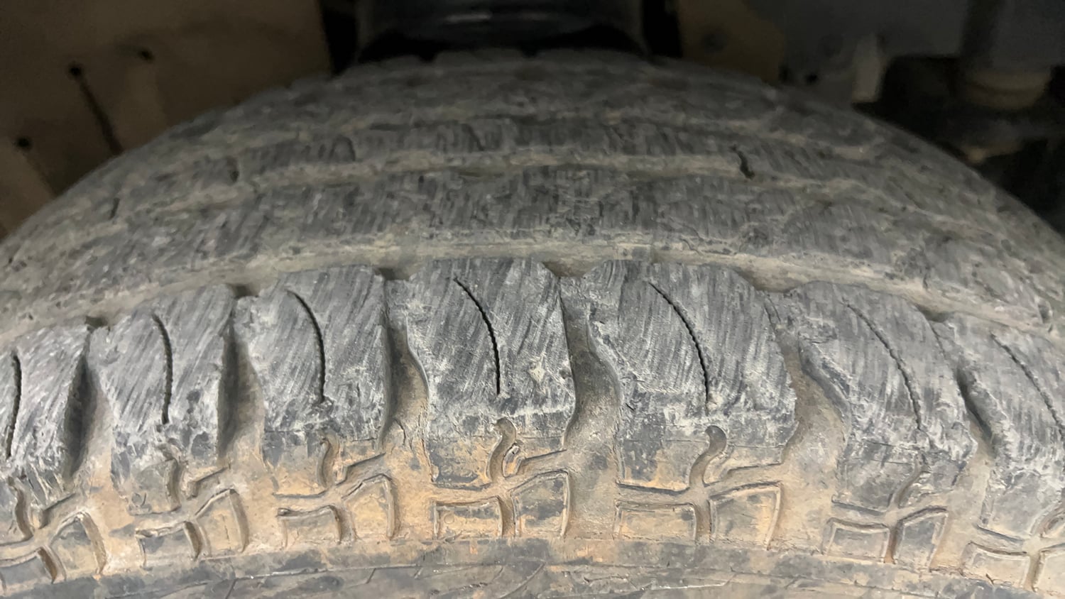 Used 2022 mahindra Thar LX Hard Top Petrol MT 4WD Petrol Manual tyres RIGHT FRONT TYRE TREAD VIEW