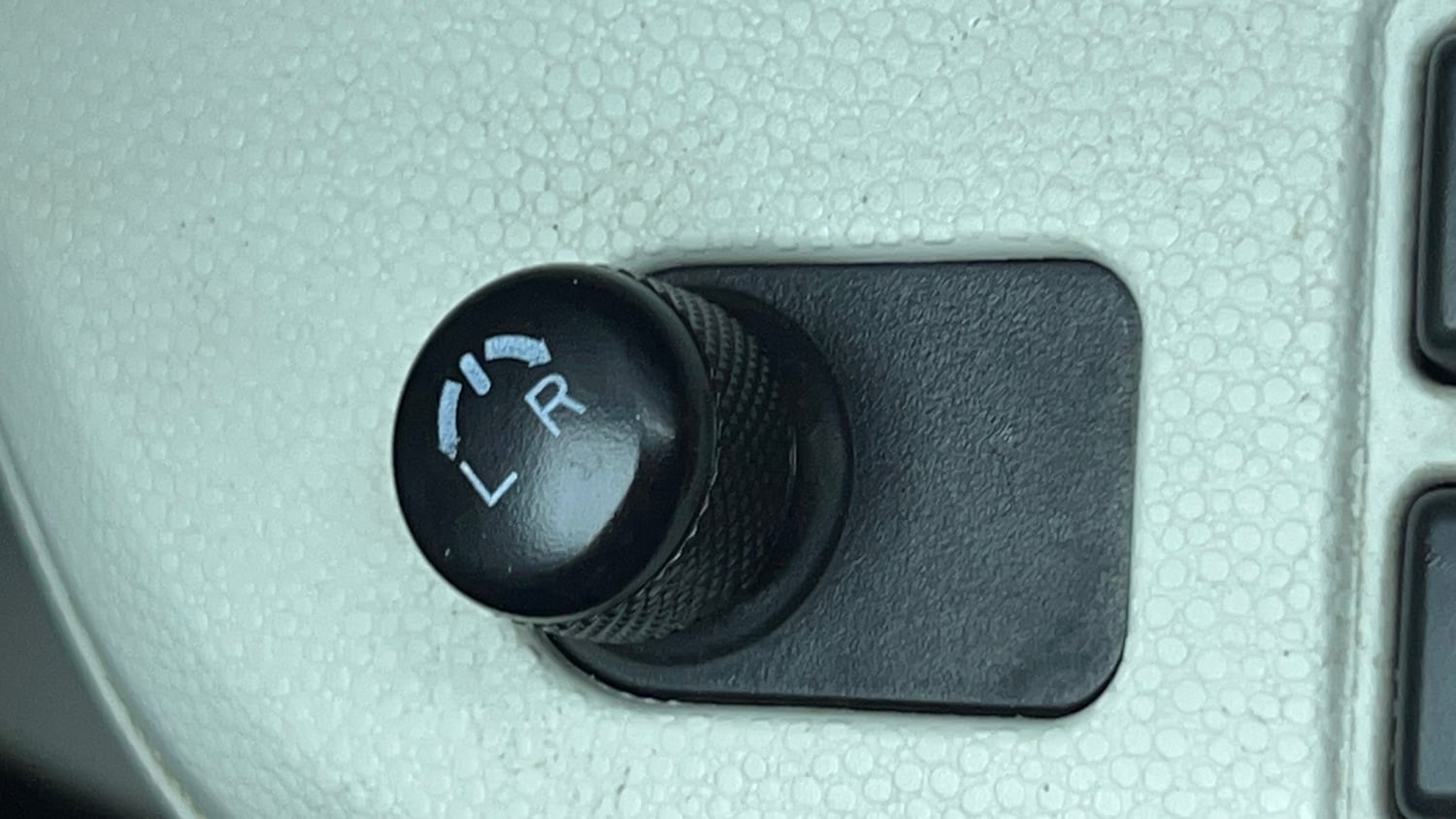 Used 2018 Maruti Suzuki Ignis Delta 1.2 AMT Petrol Automatic top_features Adjustable ORVM