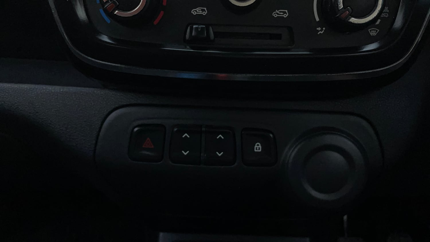 Used 2015 Renault Kwid RXT Petrol Manual top_features Power windows
