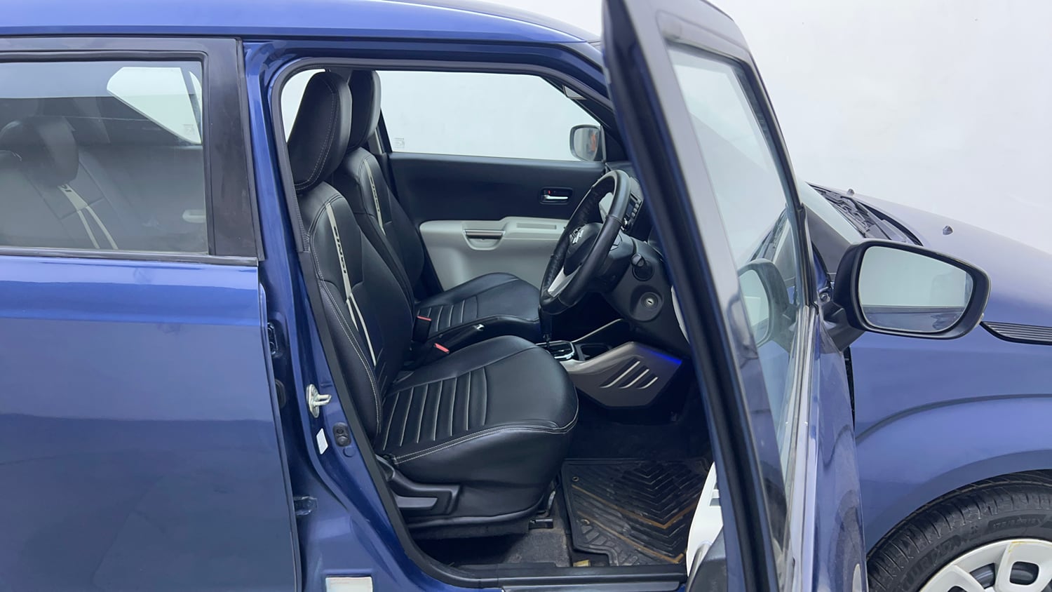 Used 2018 Maruti Suzuki Ignis Delta 1.2 AMT Petrol Automatic interior RIGHT SIDE FRONT DOOR CABIN VIEW