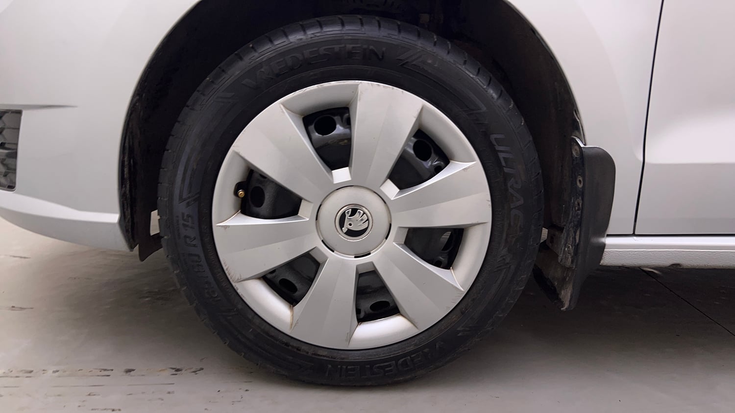 Used 2020 Skoda Rapid Active 1.0 TSI MT Petrol Manual tyres LEFT FRONT TYRE RIM VIEW