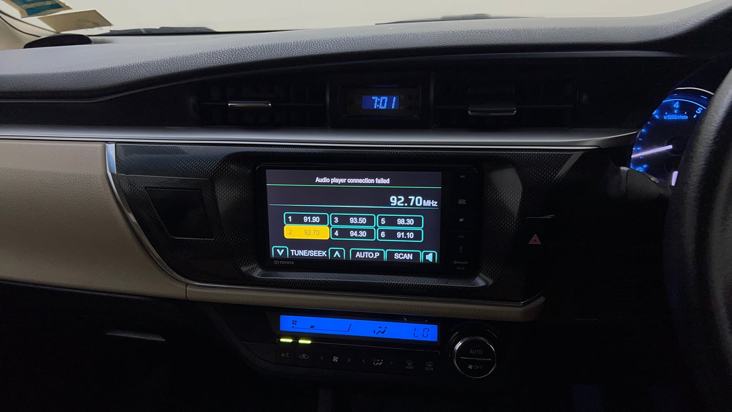 Used 2015 Toyota Corolla Altis G Petrol Petrol Manual top_features Touch screen infotainment system