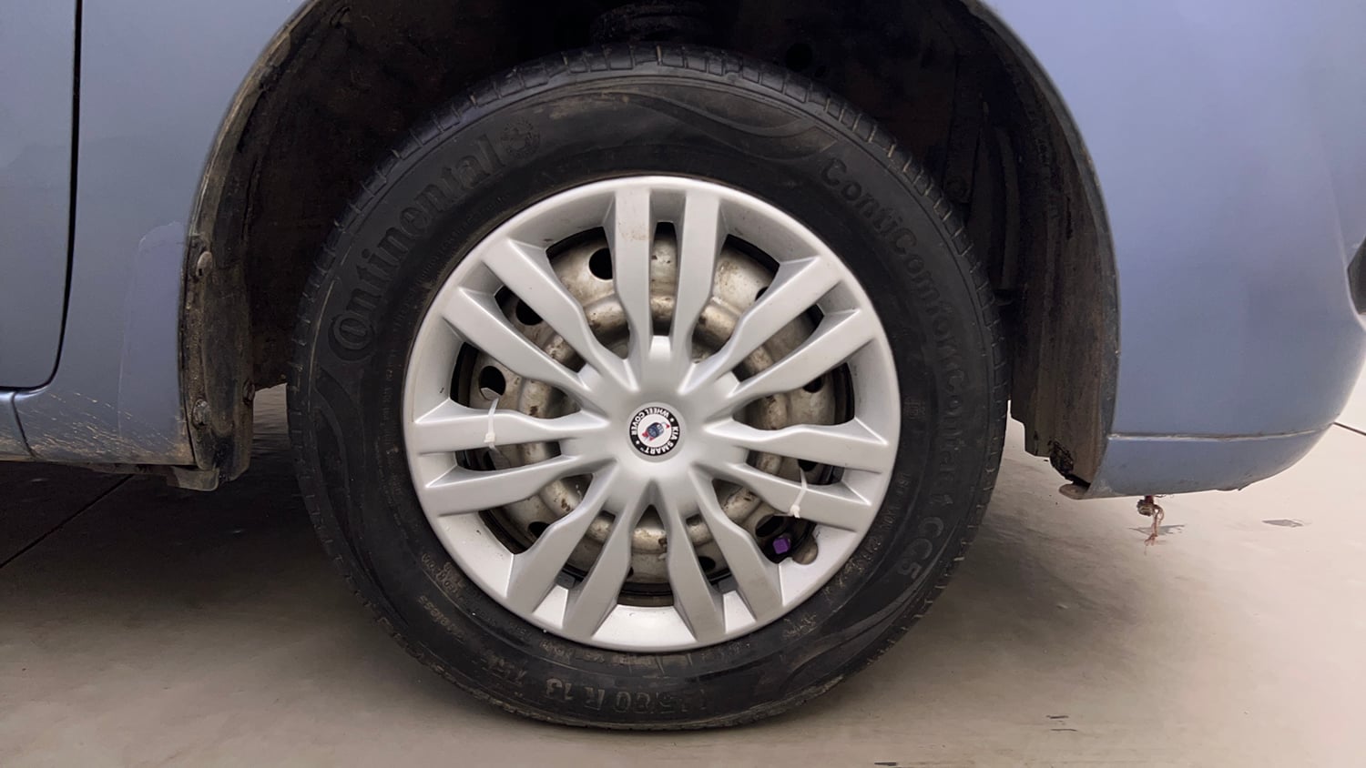 Used 2012 Maruti Suzuki Wagon R LXi Petrol Manual tyres RIGHT FRONT TYRE RIM VIEW